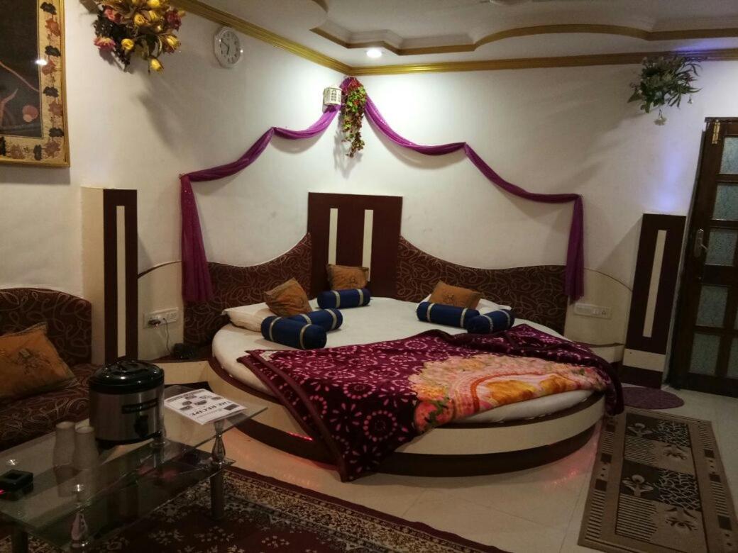 Hotel Prateek Pachmarhi Пачмарай Экстерьер фото